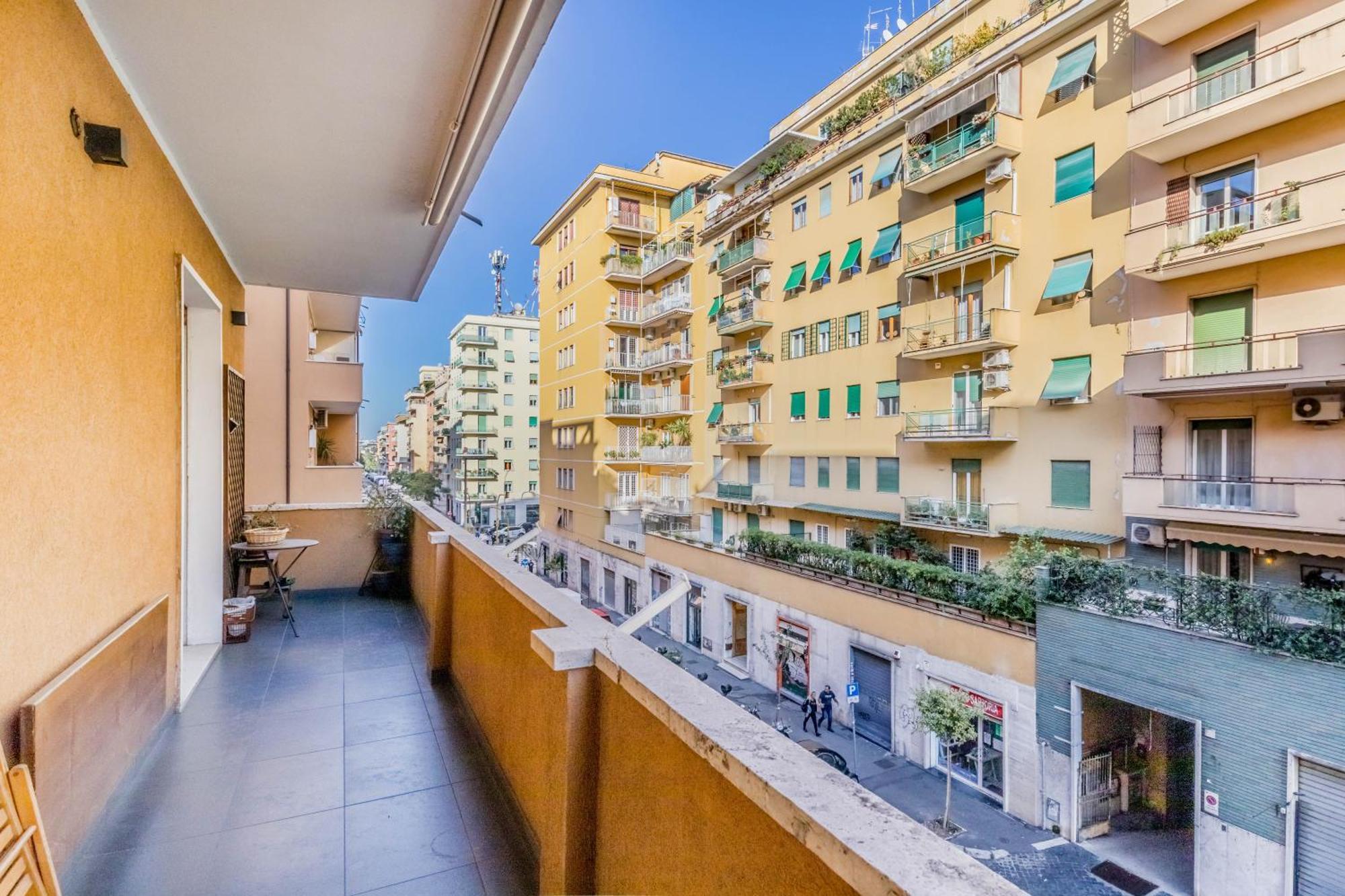 Chigi Apartment Rome